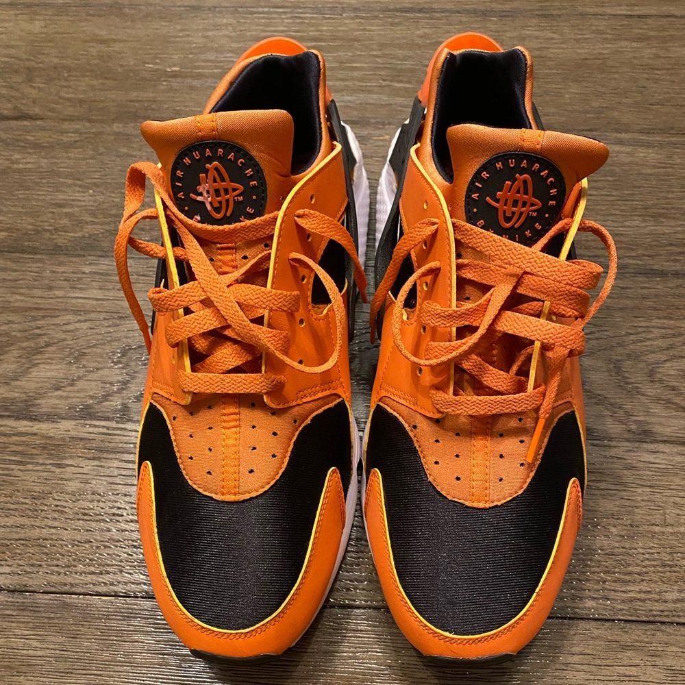 Men Nike Air Huarache shoes (size 13)